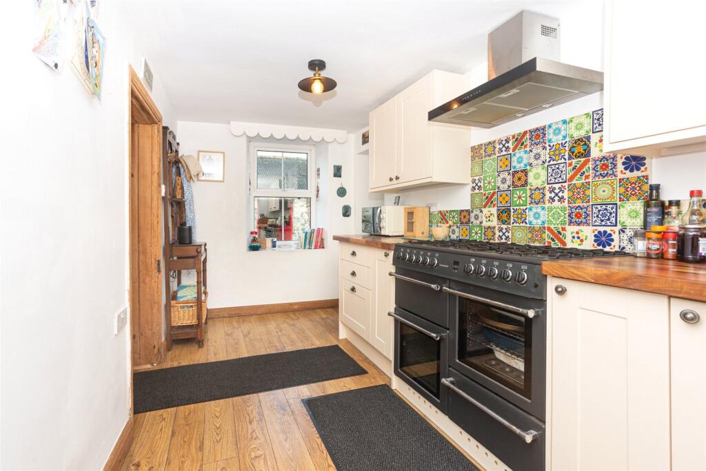 Ffordd Tan Y Bryn, Amlwch, Isle of Anglesey, LL68 photo 3