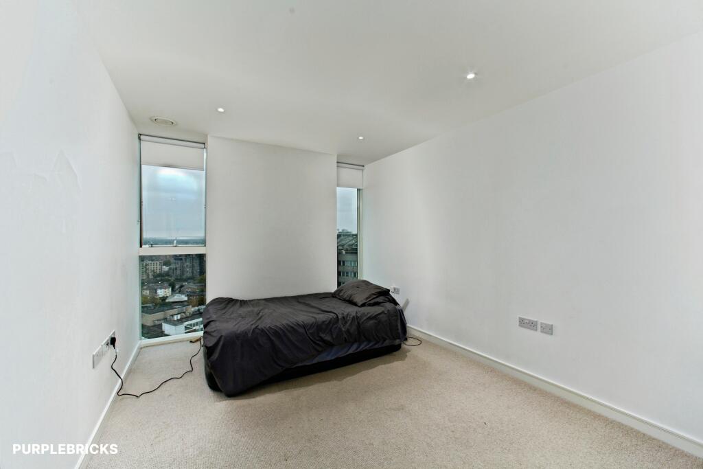 Apartment in Croydon - More