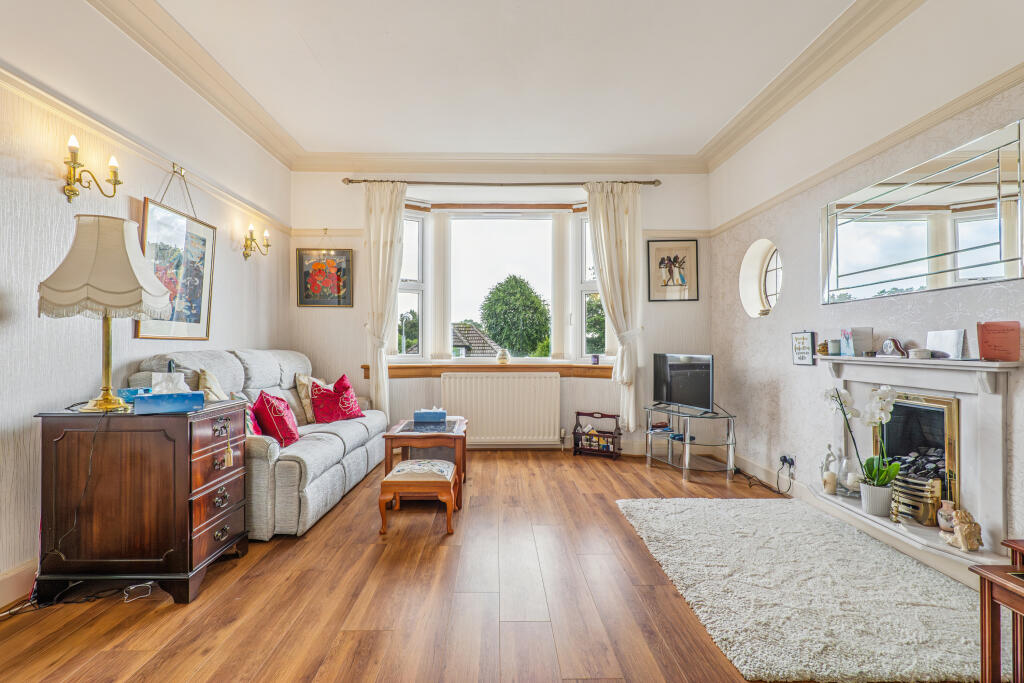 House in Glasgow, East Dunbartonshire - More