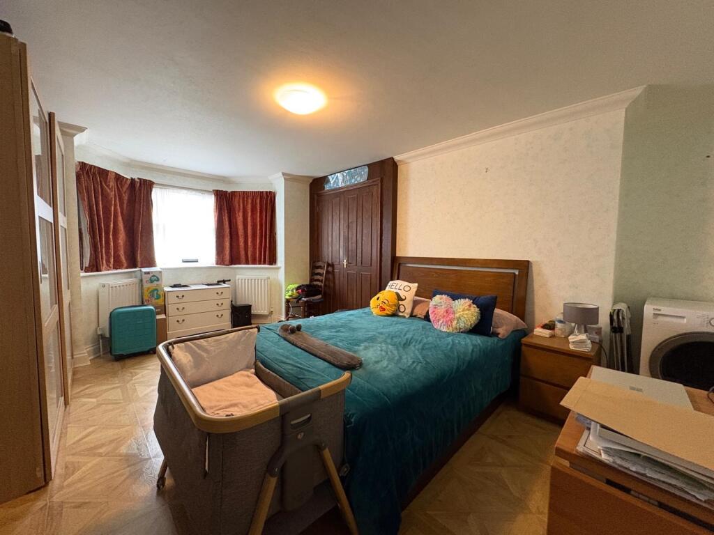 Apartment in Eastbourne, East Sussex - View 5