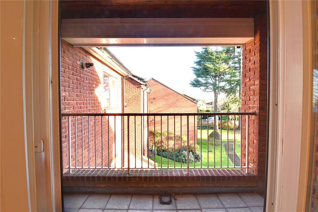 Apartment in Watford - More