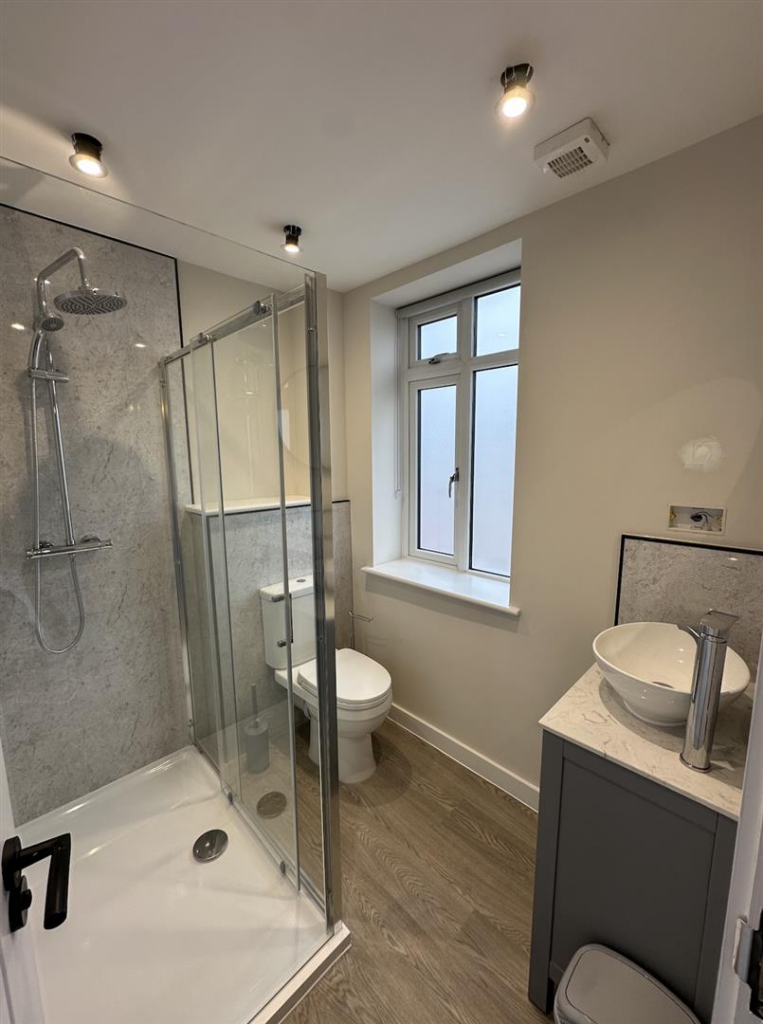 1 bedroom house share for rent