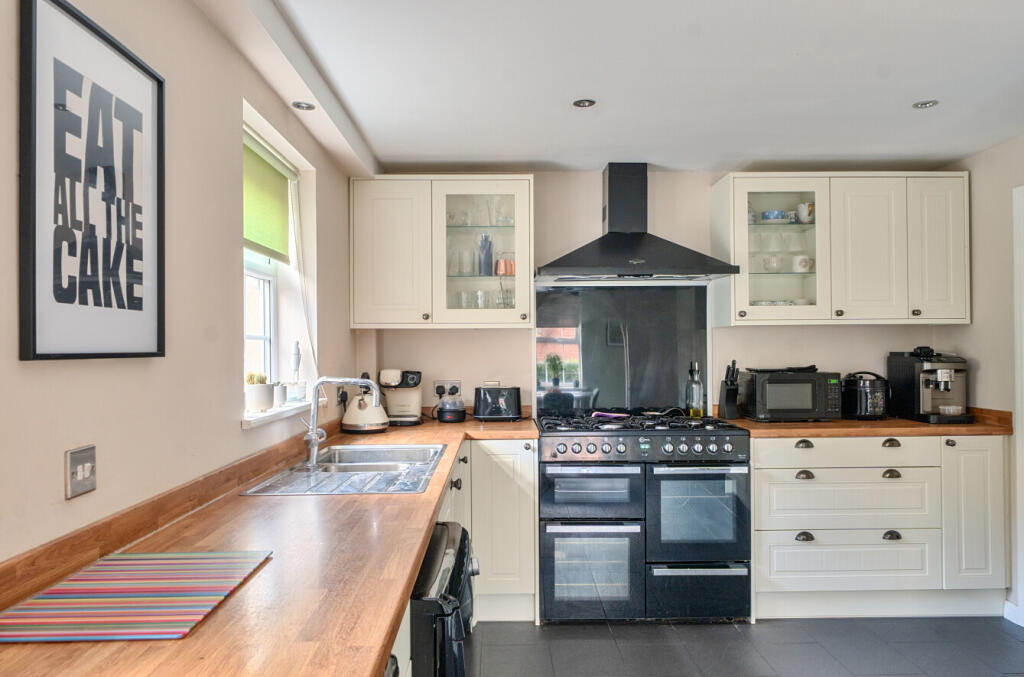 House in Swindon, Redhouse, St. Andrews - View 4