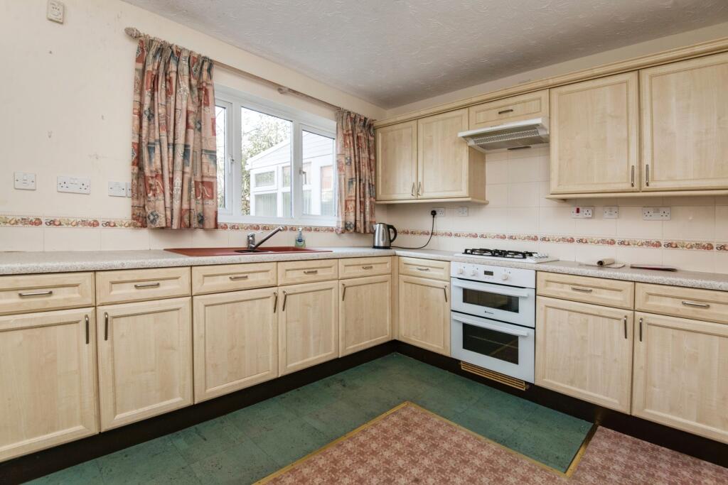 Guinevere Way, Exeter, Devon, EX4 photo 4