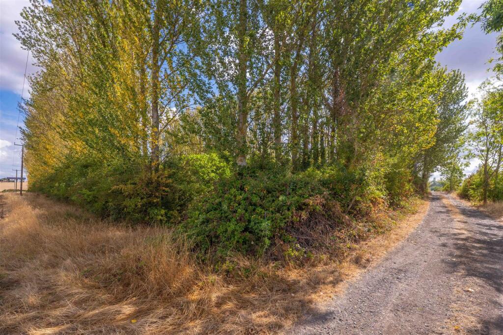 Evesham Road, Harvington, Nr. Evesham - View 4