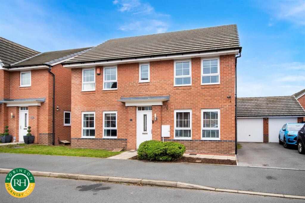4-bed detached on Whitmoore Drive, Auckley, £310,000