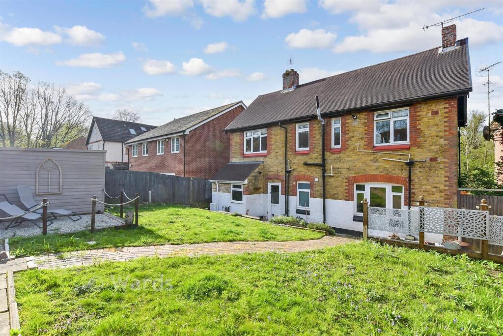 Apartment in Maidstone, Kent - More