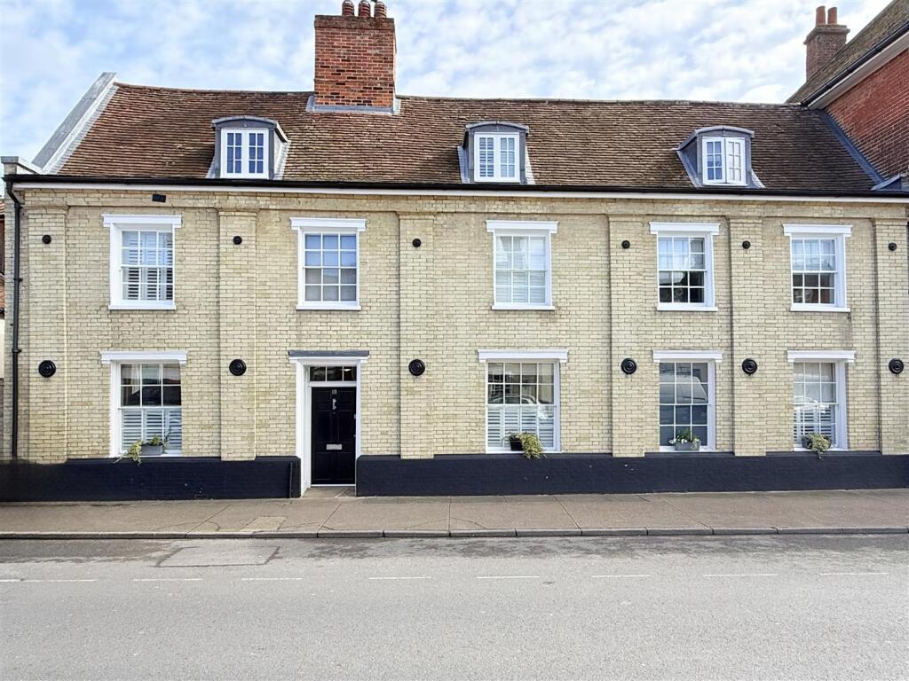 2-bed flat on High Street, Needham Market, Ipswich, £290,000