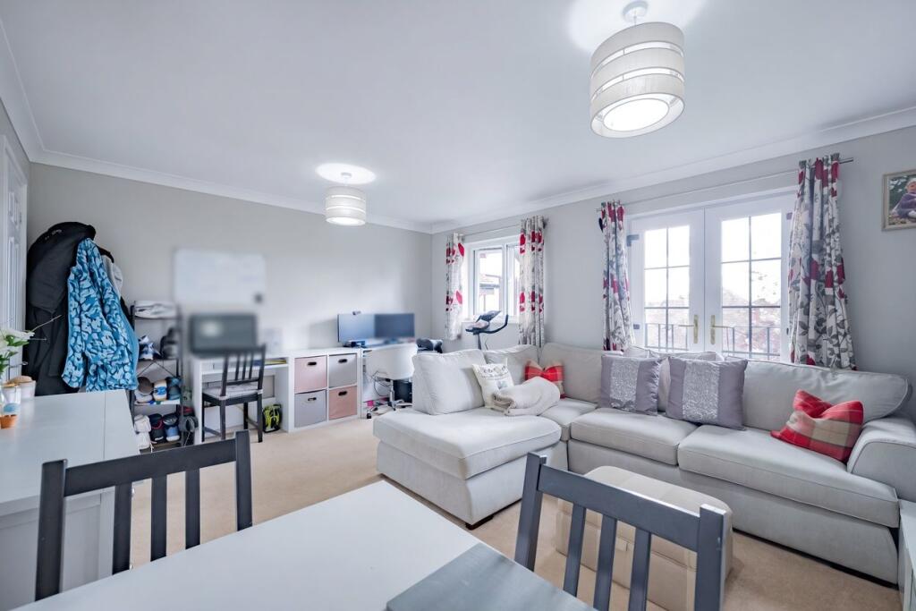 Apartment in Tonbridge - View 3