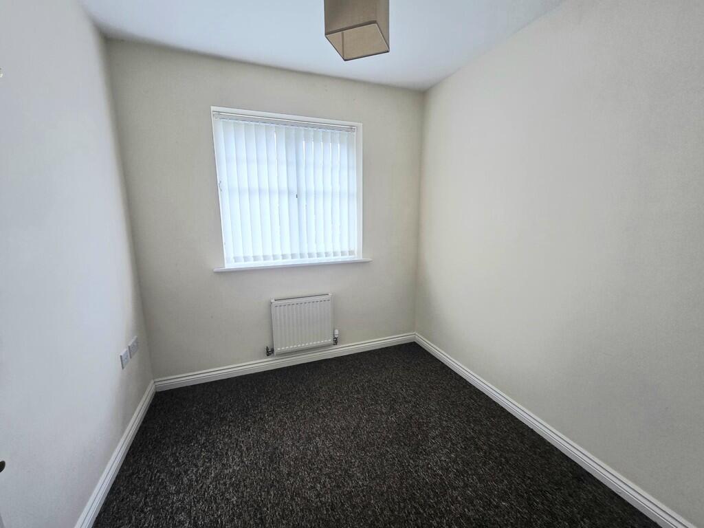 Apartment in Hartford, Cheshire West and Chester - View 5