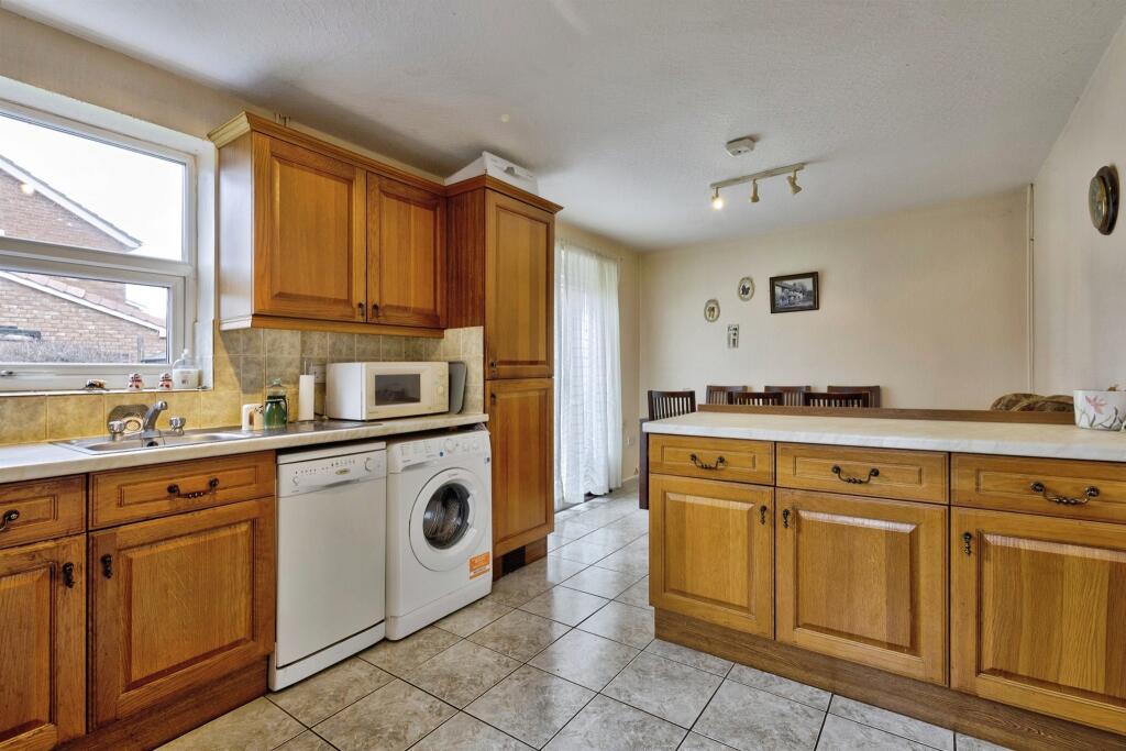 House in Northampton, Kingsthorpe - More