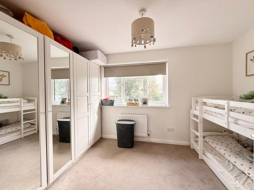 House in Twickenham - More
