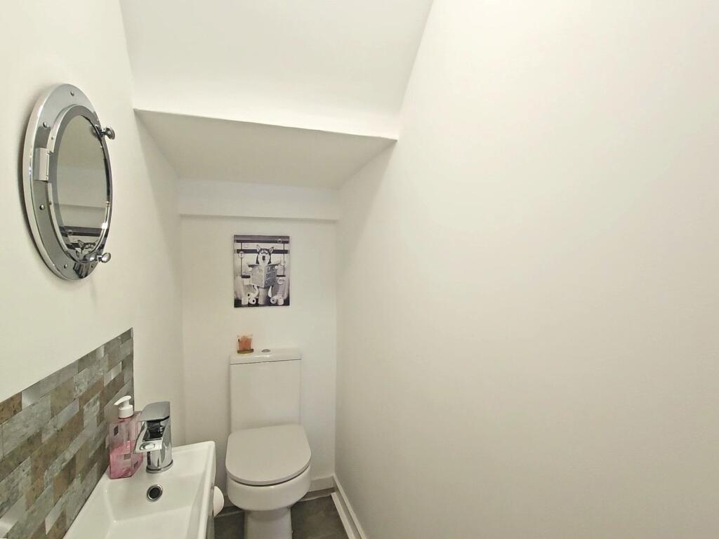 32 Hillside Street, Stevenston, KA20 3JA photo 3