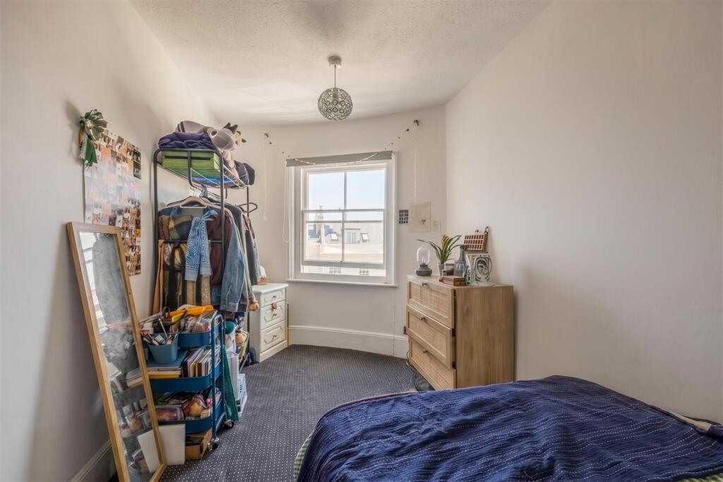 Apartment in Hove, Brunswick - View 5