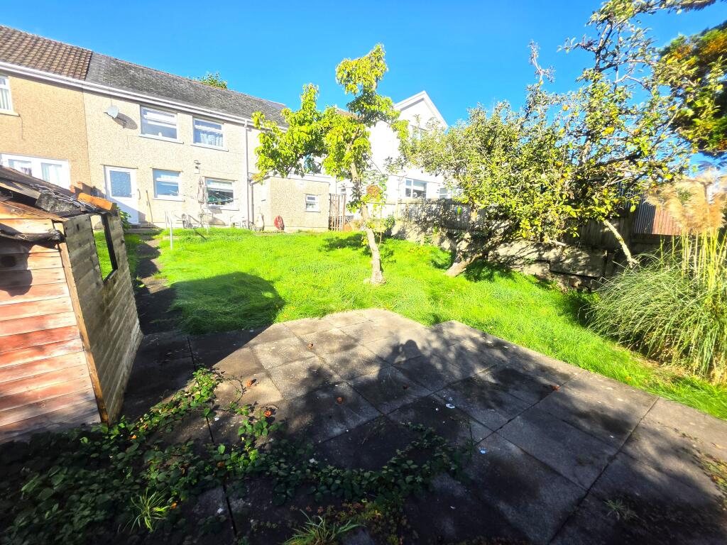 House in Crumlin, Croespen-maen - View 2