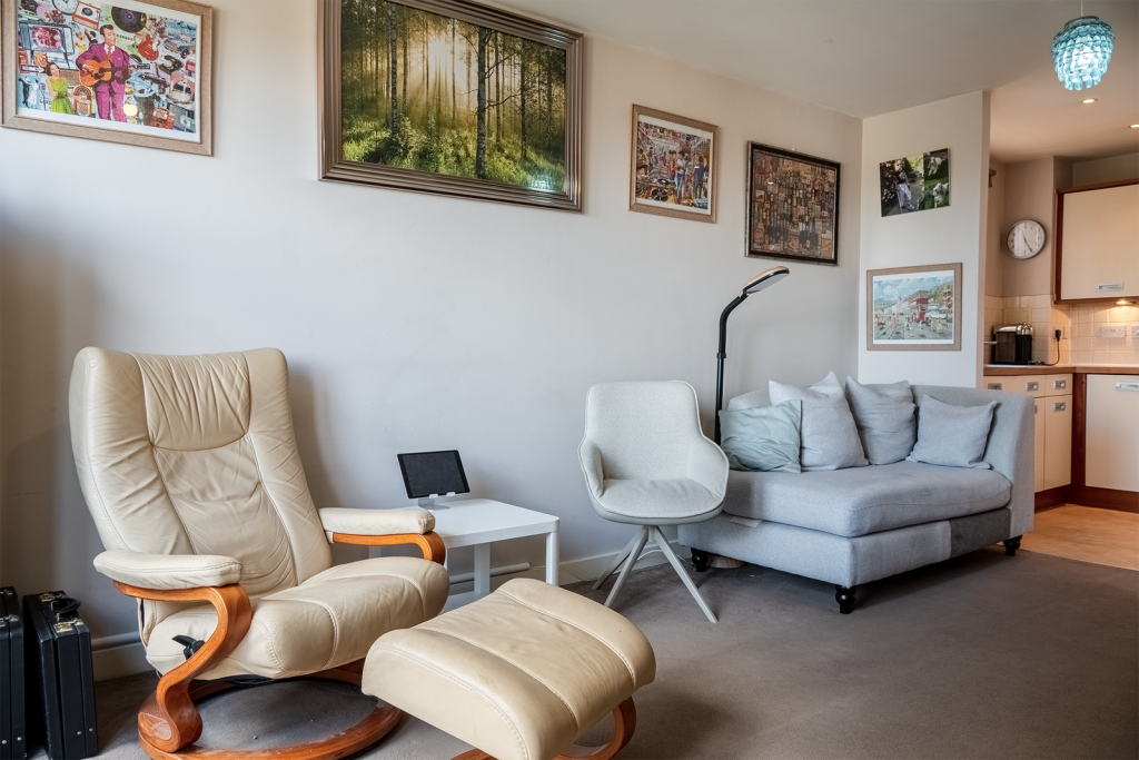 Apartment in Slough - View 3