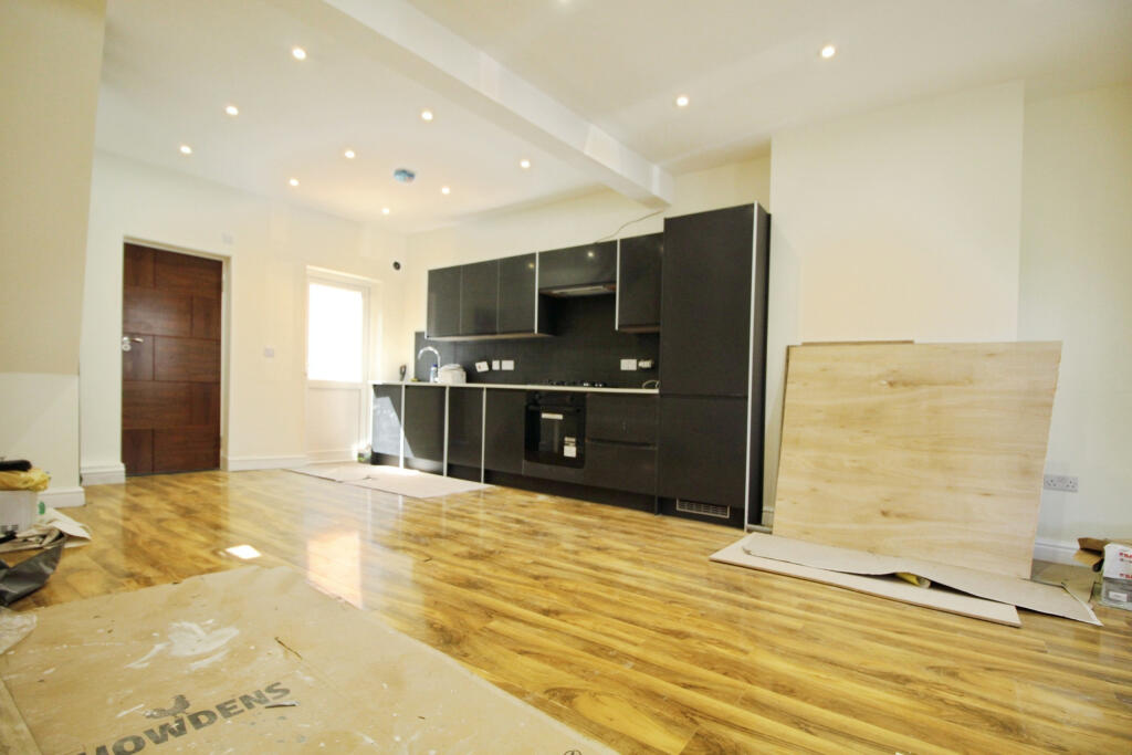 2 bedroom end of terrace house for rent