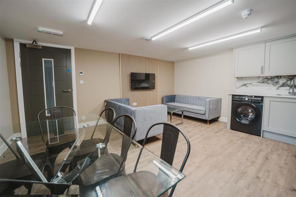 Apartment in Coventry - View 5