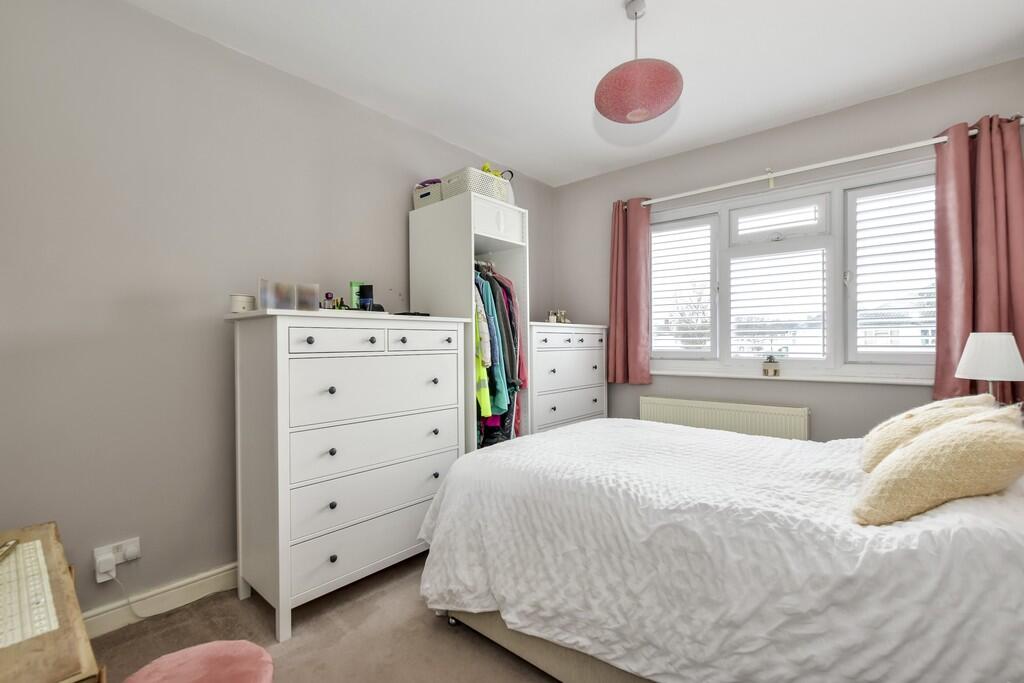 Apartment in Watford, Hertfordshire - More