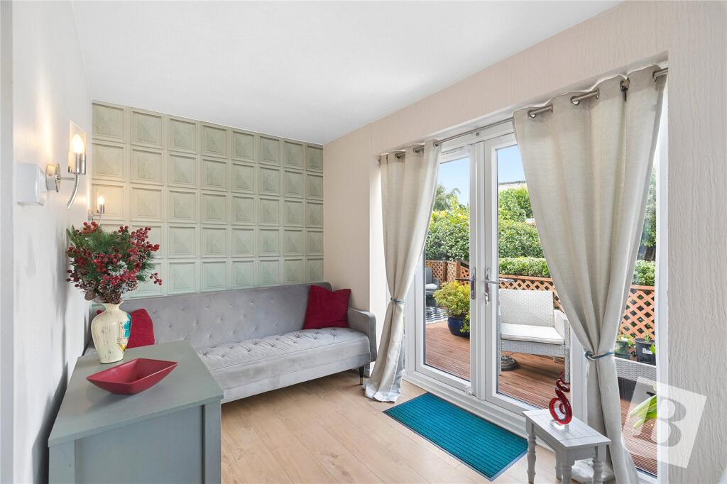House in Basildon, Wickford - View 5