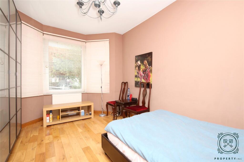 House in London - View 2