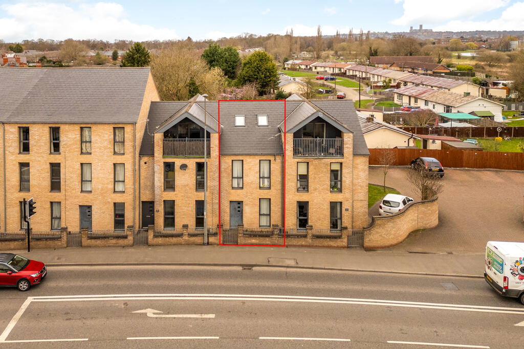 Main image of property: Newark Road, Lincoln, Lincolnshire, LN6 8RJ