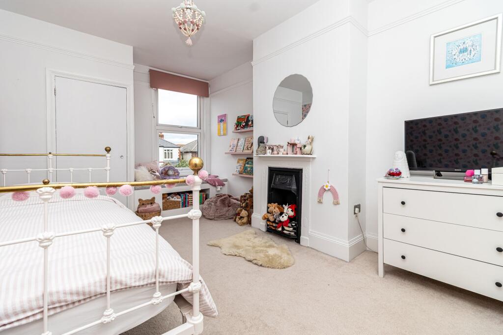 Ophir Road, Portsmouth, PO2 - More