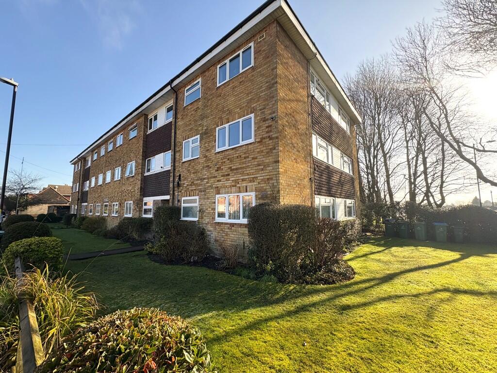 Main image of property: Flat 6 Church Court