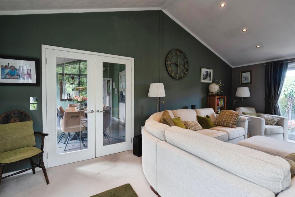 House in Salisbury, Amesbury - More