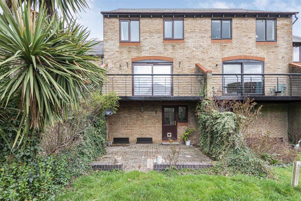 Main image of property: Heron Island, Caversham, Reading, Berkshire