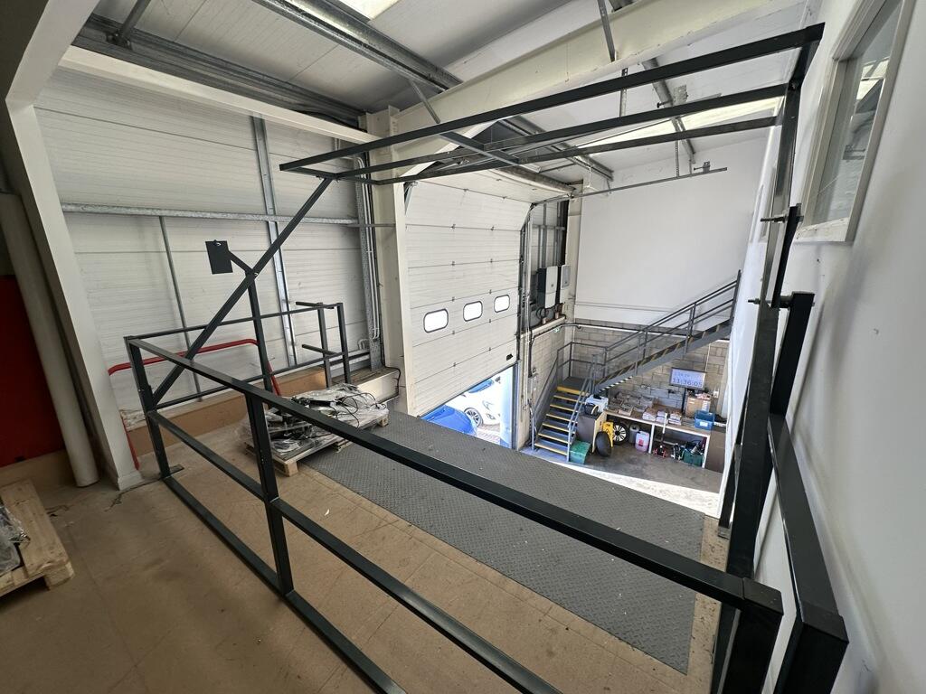 Photo 10