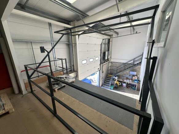 Photo 10