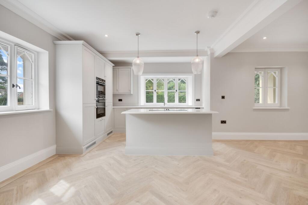 Apartment in Chelmsford - View 4
