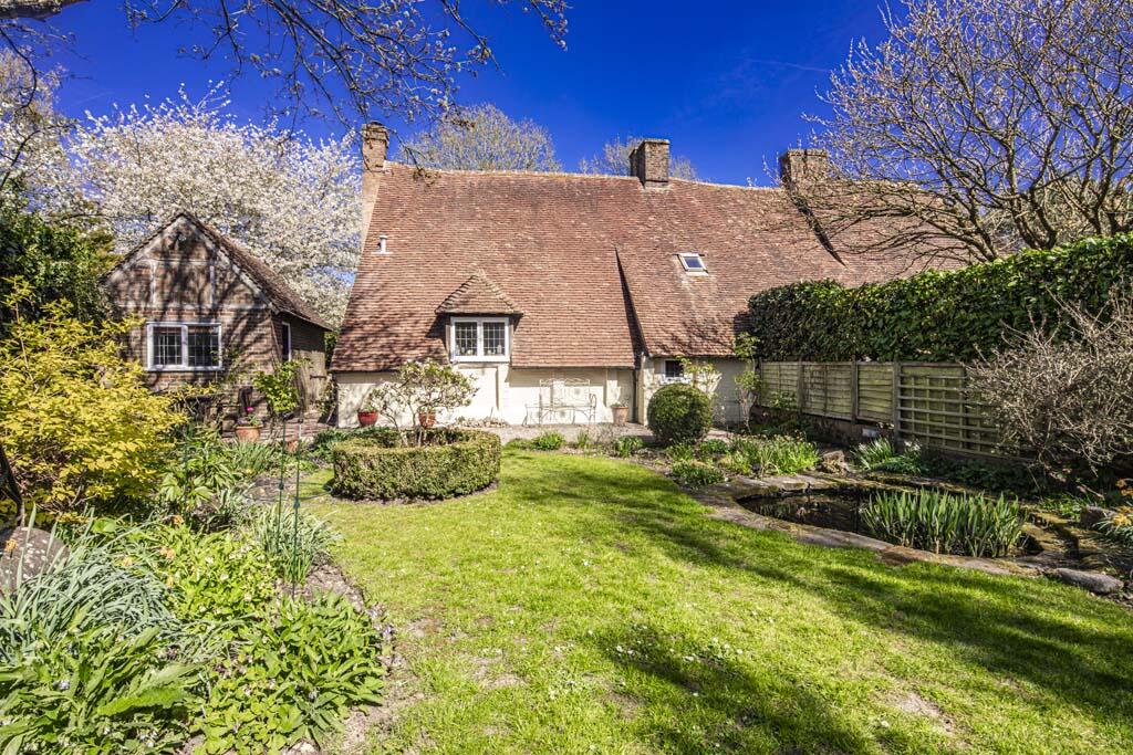 Weevil Cottage, Woodcote - View 2