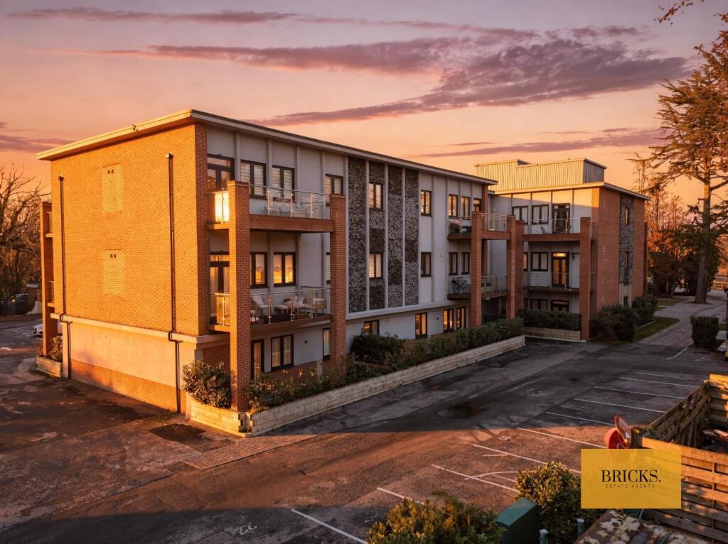 Main image of property: Ashwells Road, Pilgrims Hatch, Brentwood