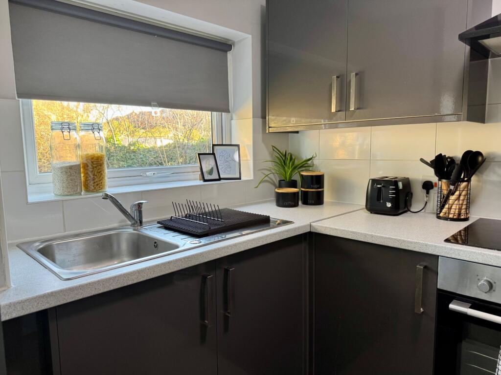 Apartment in Nottingham, Clifton - View 4