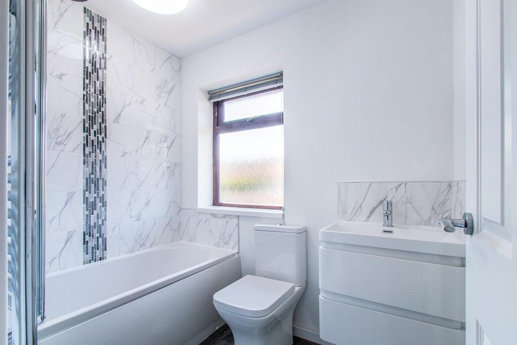 Daffil Avenue, Churwell, Morley, Leeds, LS27 photo 4