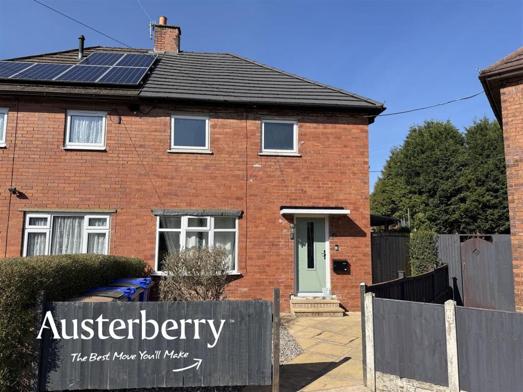 3-bed semi-detached on Garsdale Crescent, Blurton, Stoke-On-Trent, £170,000