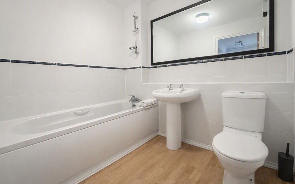 Apartment in Dudley - More