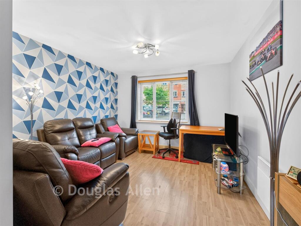 Apartment in Basildon, Shotgate - View 3