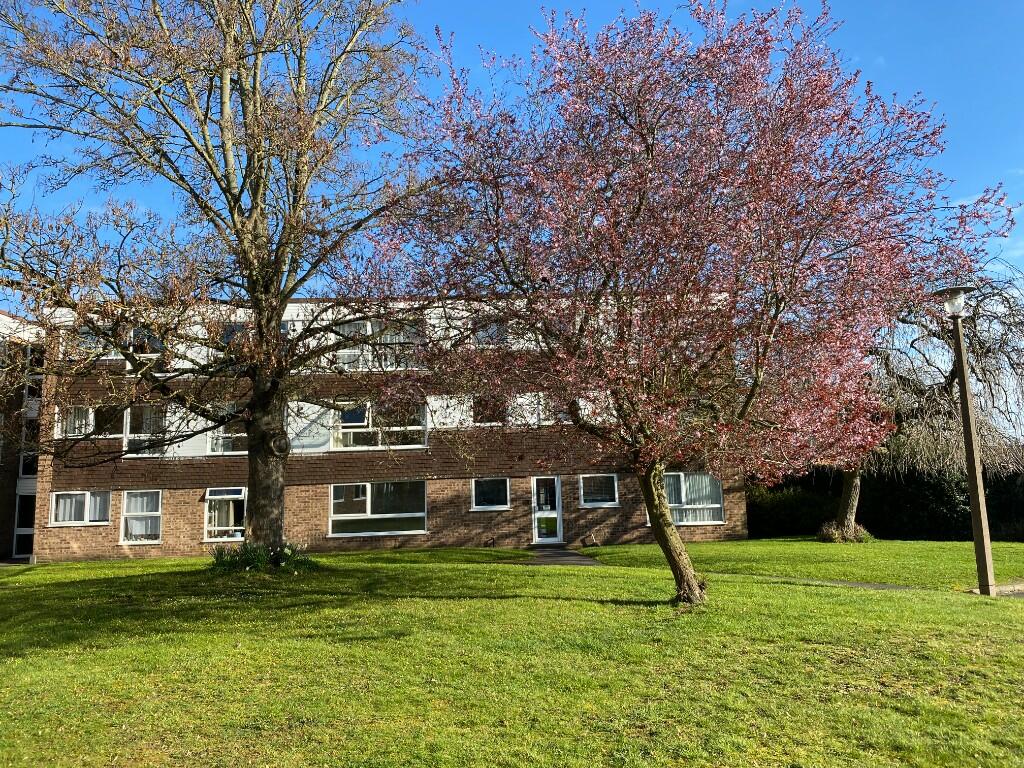 Main image of property: 42 Balmoral Court, Kidderminster, DY10 3AH