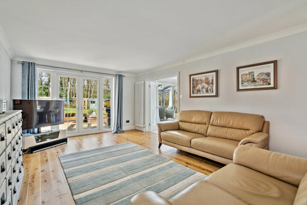 Haywood Park, Chorleywood, WD3 photo 2