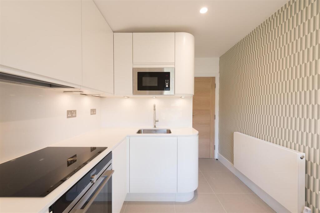 Apartment in London - View 5