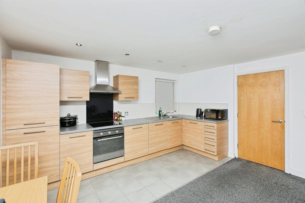 Apartment in Derby - View 3
