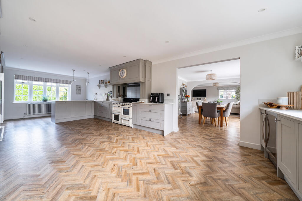 1, The Glebe, Postwick, NR13 photo 2