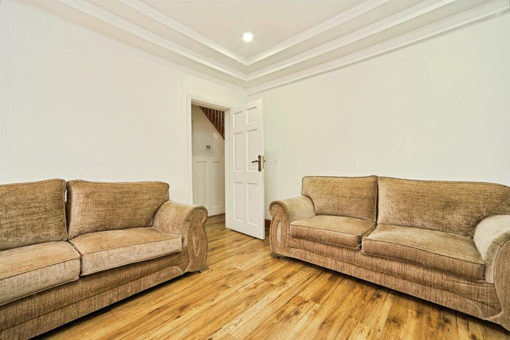 House in Bradford, West Yorkshire - View 5