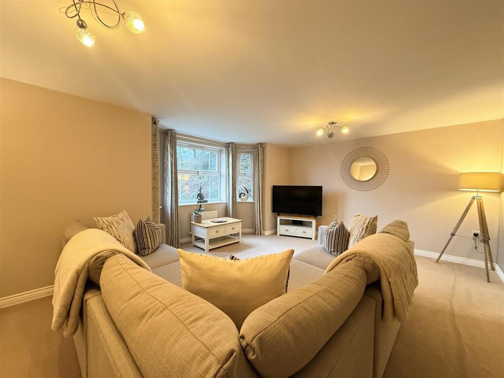 Apartment in Dudley, West Midlands - View 3