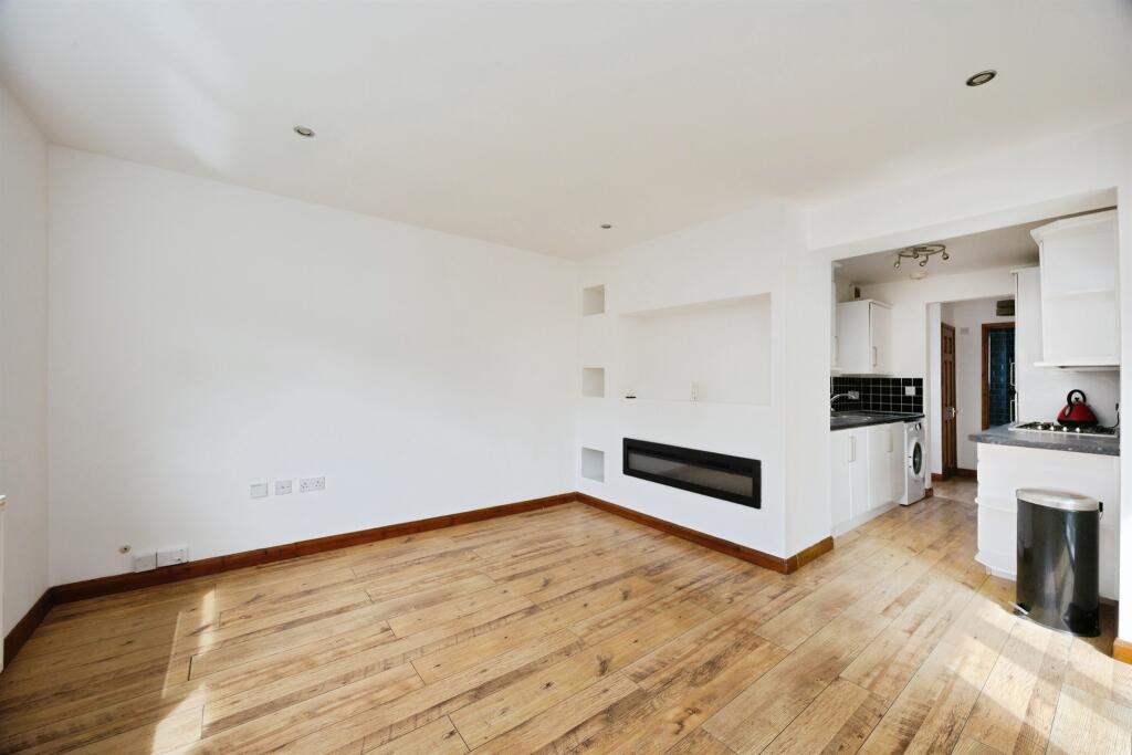 Apartment in Tonbridge - View 5