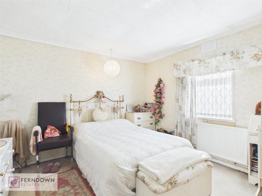 House in Birmingham, West Midlands - More