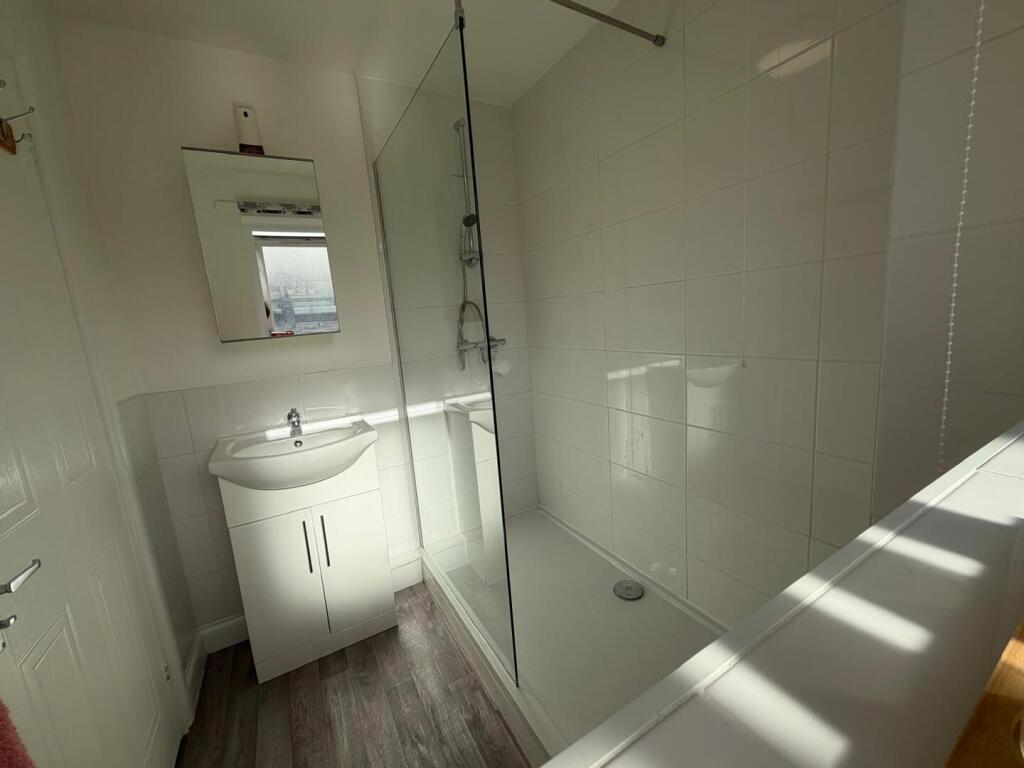 Apartment in Newcastle upon Tyne - View 4